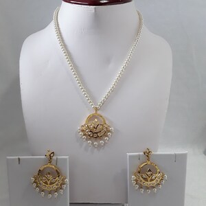 Conjunto de joyas Jadau de Hyderabadi: collar de perlas y pendientes Chandbali imagen 7