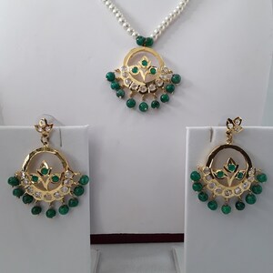 Conjunto de joyas Jadau de Hyderabadi: collar de perlas y pendientes Chandbali imagen 3