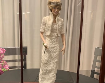 princess diana white pearl dress Princess diana elvis dress