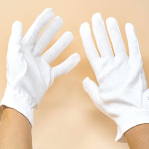 Moisturizing Cotton Gloves | gloves | cotton gloves | moisturizing gloves | white gloves | white cotton gloves | Spa Gloves | Gifts For Her