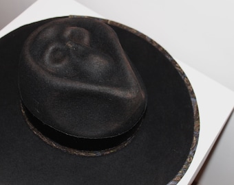 Zwarte Fedora Hoed | Schedelkroon | Decoratie slangenleer | Natuurlijk zijden lint | Metalen ketting