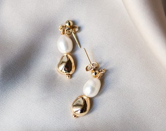 Pearl Earrings, Bridal Pearl Earrings, Pearl Drop Earrings, Small Pearl Dangling Earrings, Bridesmaids Pearl Earrings, Everyday Jewelry