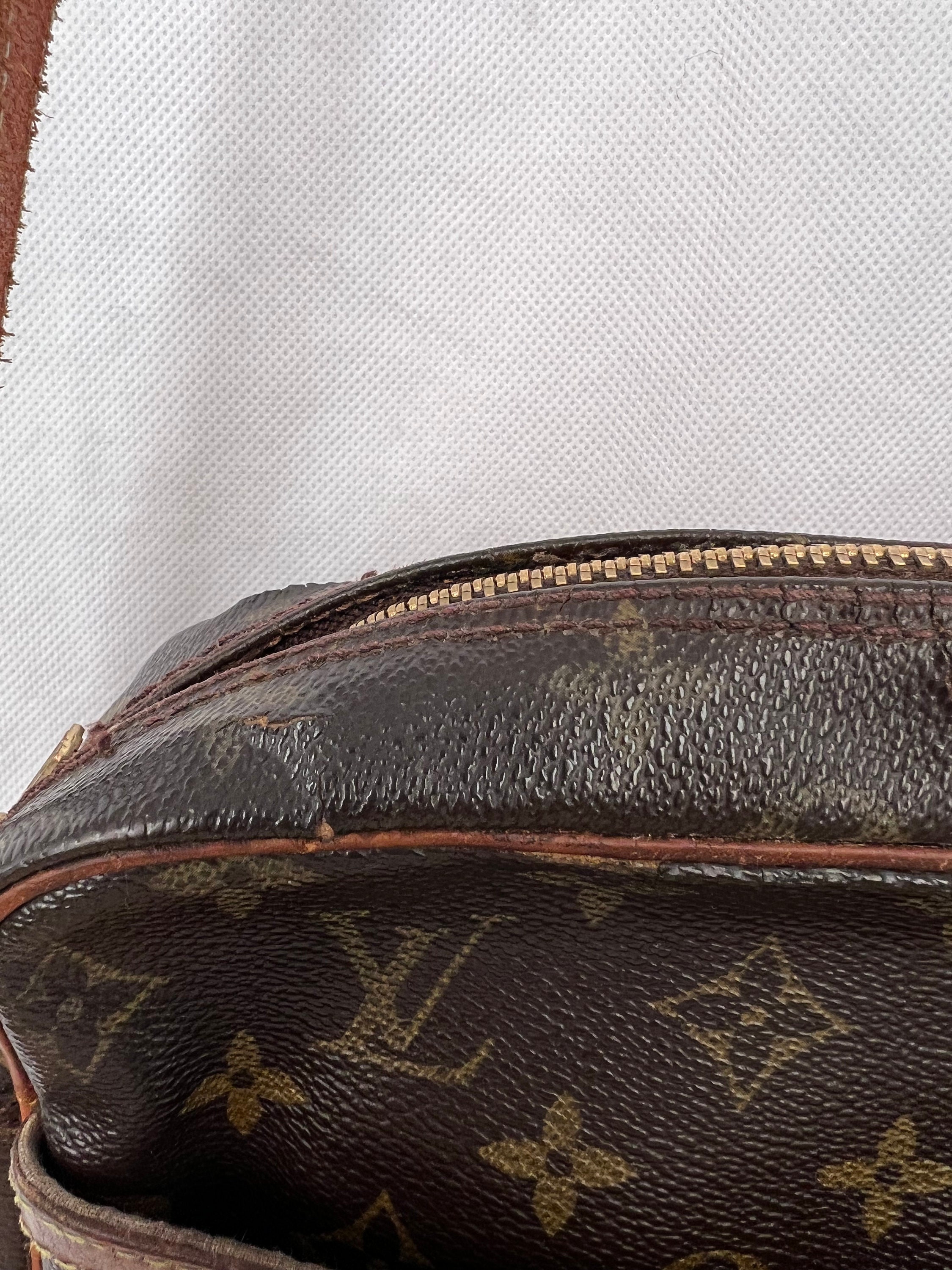 Louis Vuitton 869671 Noir Trocadero Black Leather Shoulder Bag For Sale at  1stDibs