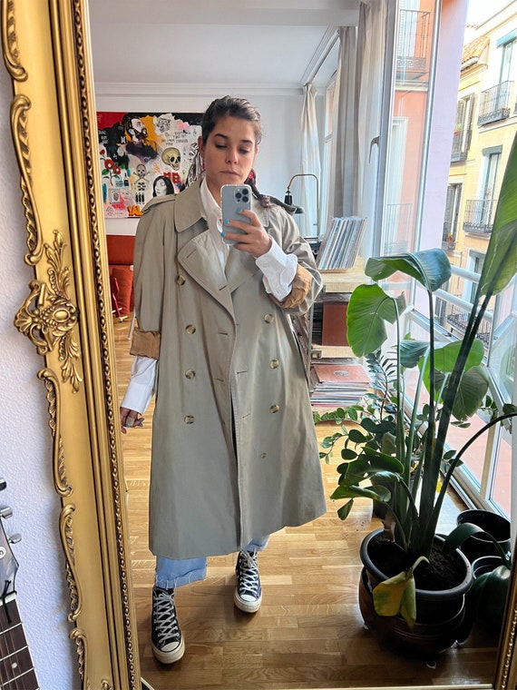 Vintage Burberry Trench, is it real?