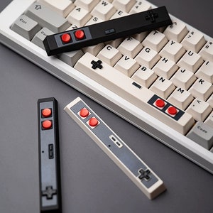 Family computer inspired 6.25U Artisan keycap, Famicom keycap set, Vintage style keycap for gamer, cool space keycap, Christmas trick gift