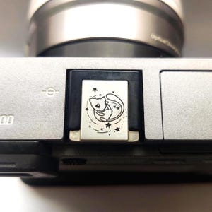 Eigene Pokemon Mew Kamera Blitzschuh Abdeckung, Leica/Nikon/Fuji Fotografie Zubehör, Kamera Befestigung