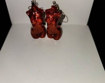 Body earrings