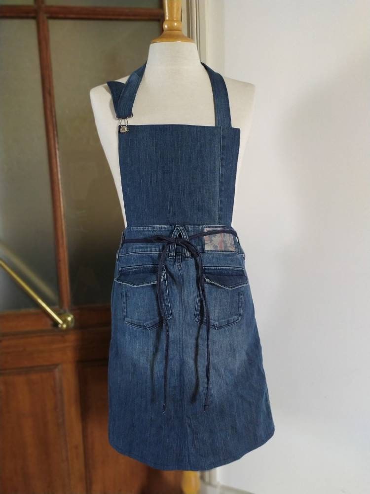 Tablier en Jean Numéro 13. Un Upcyclé Tablier