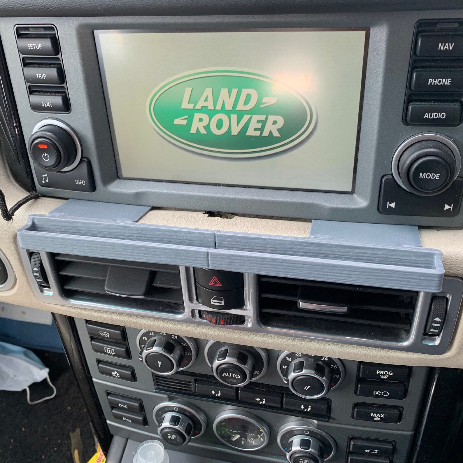 Range Rover L322 in dash iPad tablet holder Etsy