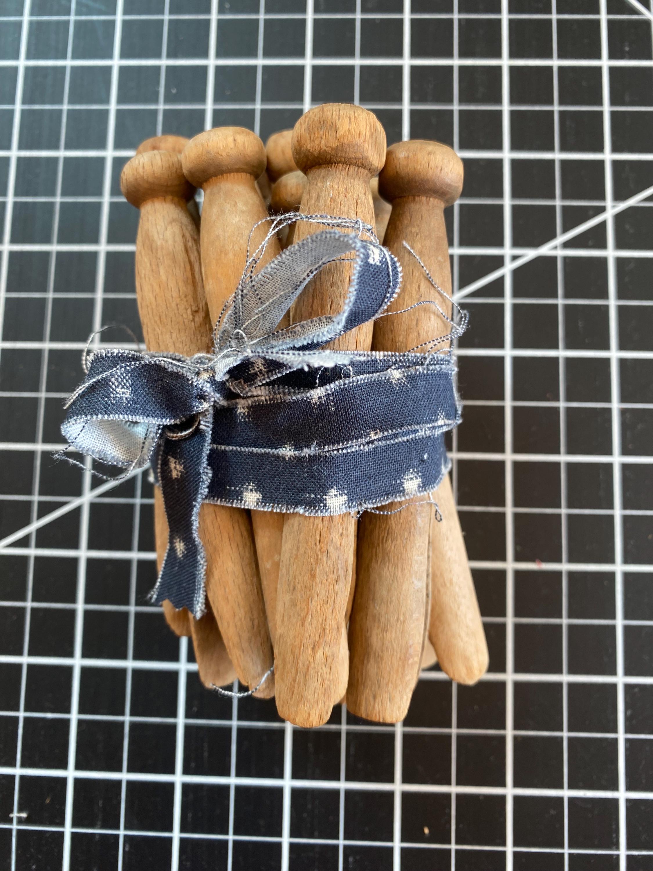 12 Vintage Wooden Clothespin Bundle - Etsy