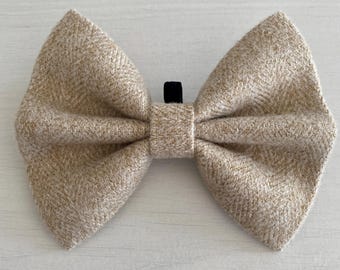 Beige Herringbone Hundefliege - Klassisches Tieraccessoire für besondere Anlässe, in verschiedenen Größen erhältlich