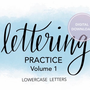 Könnte beinhalten: Digitaler Download eines Lettering-Übungsblattes mit dem Text "lettering practice volume 1 lowercase letters" auf einem blauen Aquarellhintergrund.