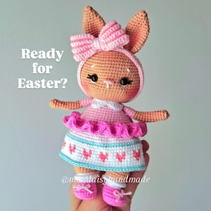 LOLA BUNNY amigurumi crochet pattern by Miss Daisy