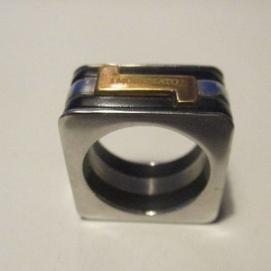 Steel and resin square ring