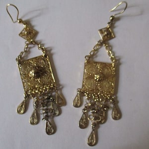 Brooch or earrings in silver filigree