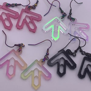 Pendientes de flecha de acrílico cortados con láser con diseño de juego de baile DDR