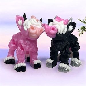 3D Printed Glittery Highland Cow: Articulated Flexi Toy