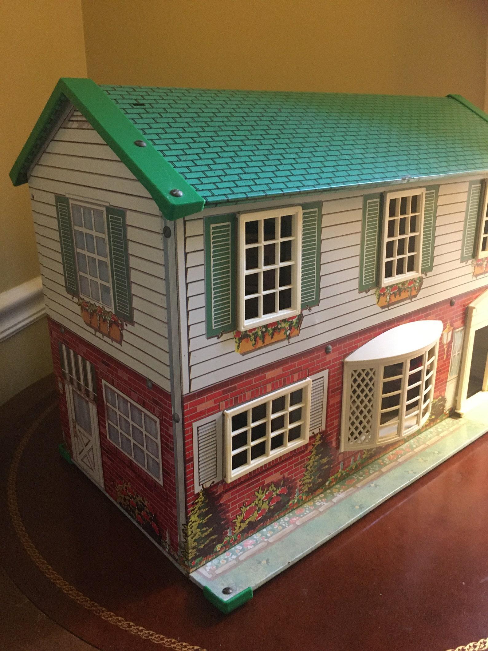 metal dollhouse