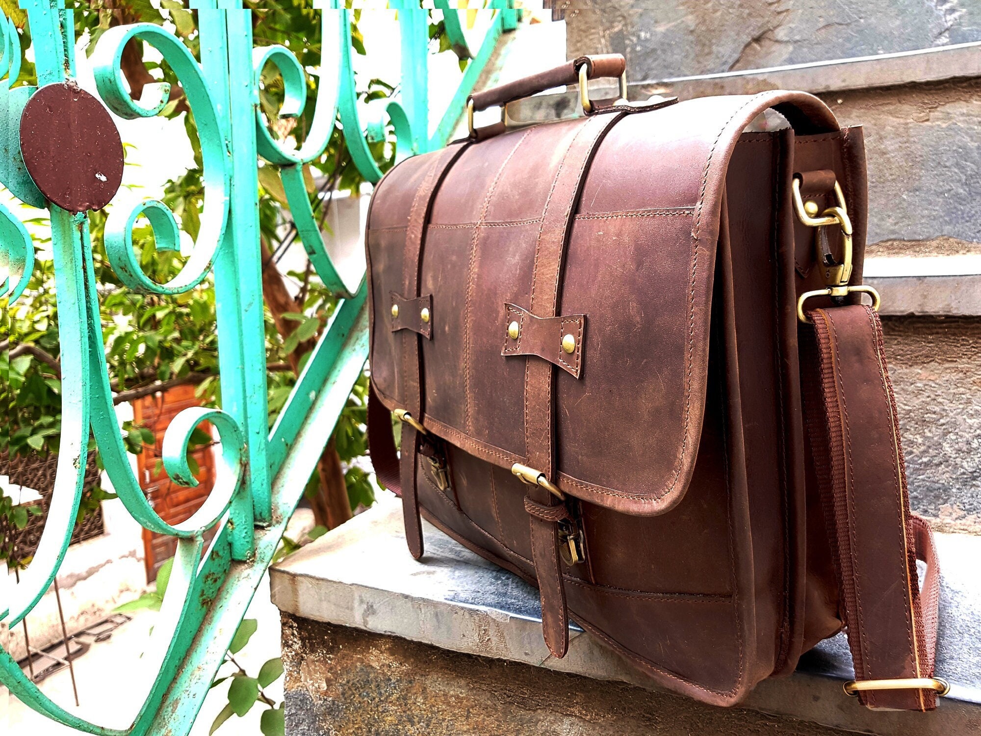 Brown patterned kidney bag for sale in Co. Dublin for €22 on