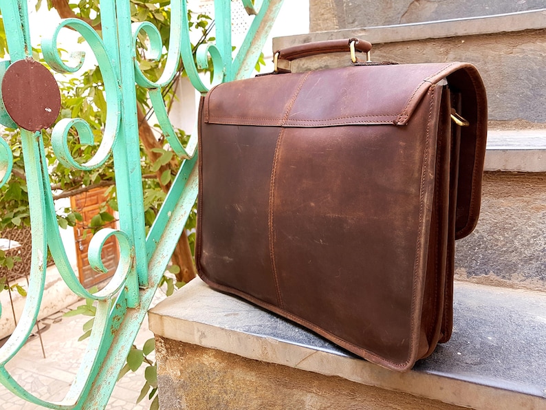 Personalisierte Umhängetasche aus echtem Leder Laptoptasche Schultertasche Geschenk für Männer Bürotasche Arbeit Aktentasche Große Schultasche für Geschenk Bild 5