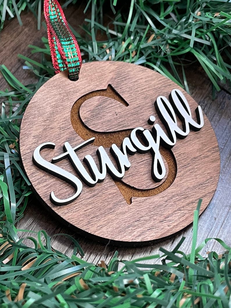Monogramprydnad, Personlig julprydnad, Familjejulprydnad, Graverad prydnad, Bondgårdsprydnad, Anpassad prydnad bild 2