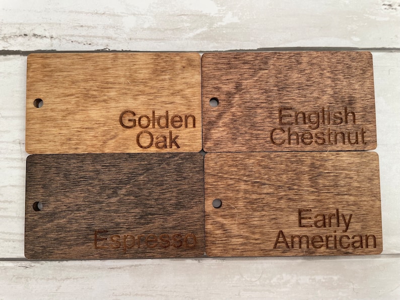 Puede incluir: Cuatro muestras de madera te&ntilde;idas en diferentes colores: Golden Oak, English Chestnut, Espresso y Early American.