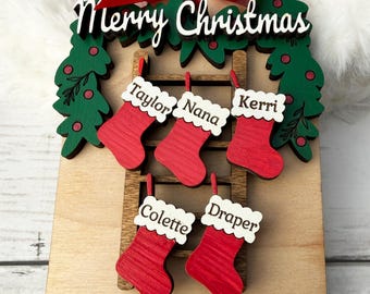 Ornamento natalizio personalizzato per la famiglia, ornamento inciso, ornamento a forma di calza della Befana, ornamento annuale, tradizione di famiglia Natale 2025