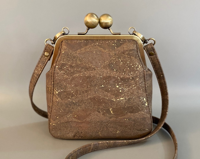 Doris Kisslock Crossbody in Slate & Gold Cork Leather
