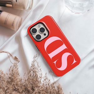 Kersenrood en roze initialen telefoonhoesje, gepersonaliseerd monogramhoesje voor iPhone 16, 15, Pro Max, Samsung-hoesje, aangepaste MagSafe iPhone-hoes