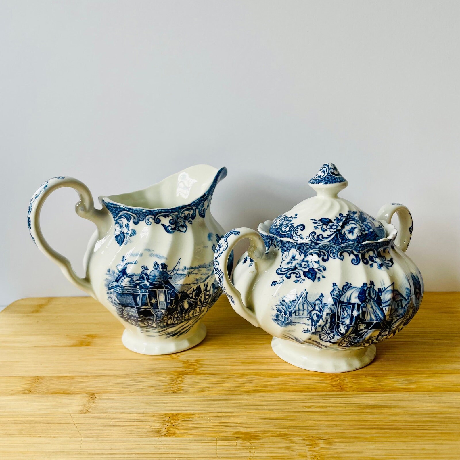 Johnson Brothers Coaching Scenes Teapot Johnson Brothers England 