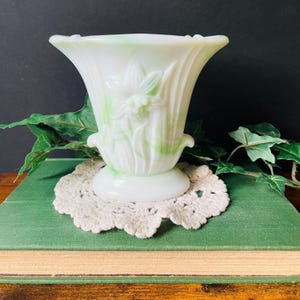 Akro Agate Slag Glass Vase