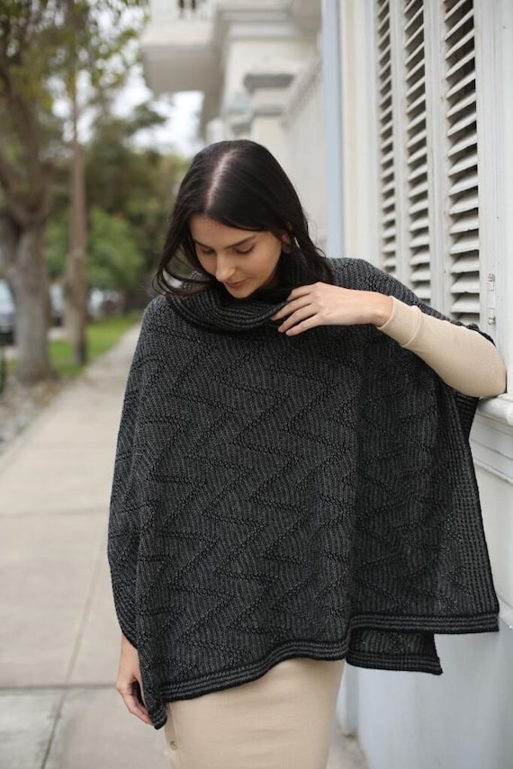Poncho femme en pure laine d'alpaga gris anthracite chaud taille unique