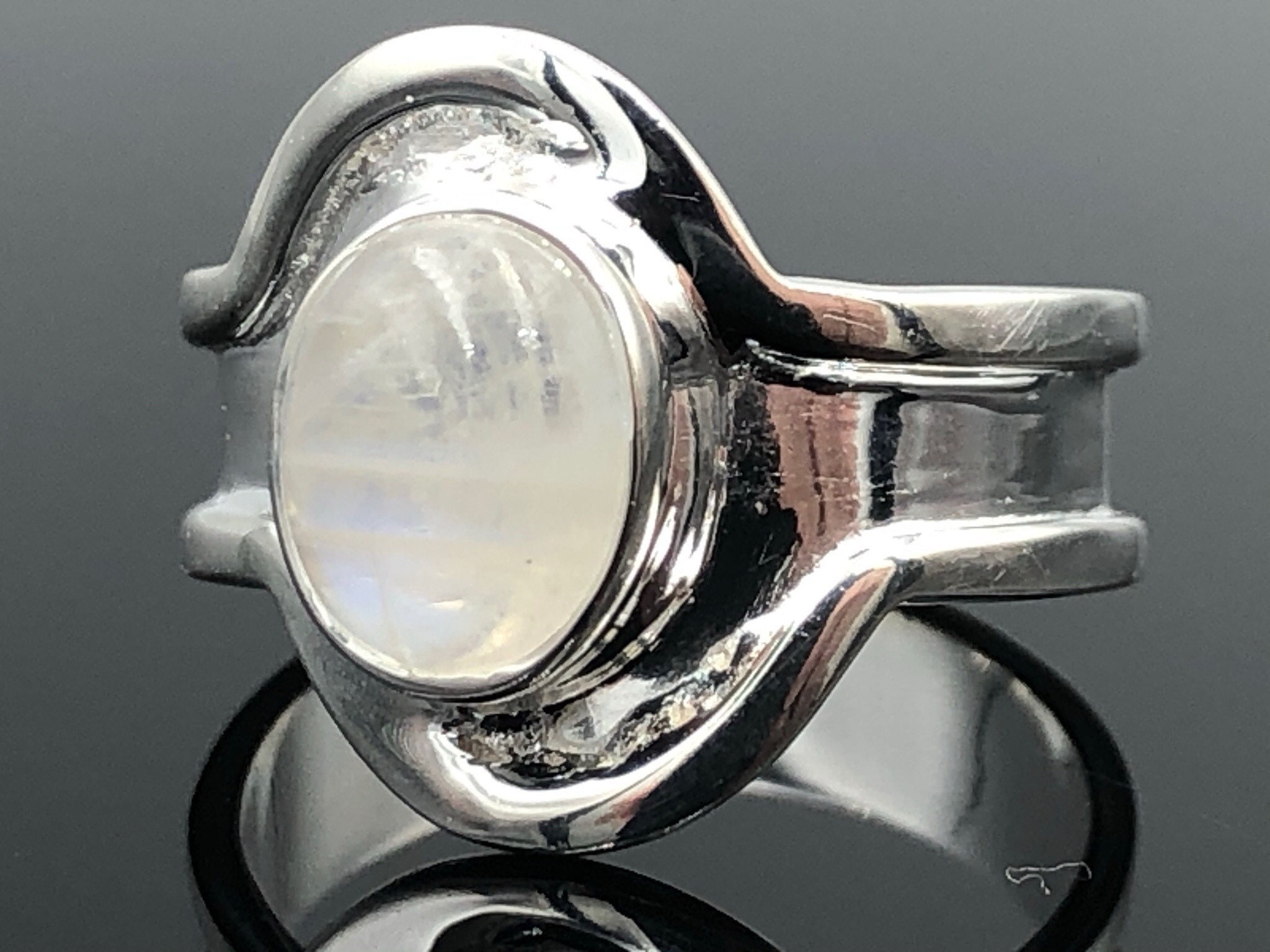 Anillo De Plata De Ley 925 Durasec - Diseño Ancho Con Estructura En Relieve, Acabado Oxidado Y Pulido