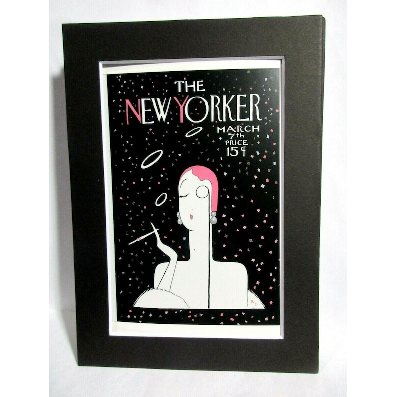 Puede incluir: Una ilustraci&oacute;n en blanco y negro de una mujer con cabello rosado y un mon&oacute;culo, fumando un cigarrillo. La ilustraci&oacute;n est&aacute; rodeada de un fondo negro con confeti blanco y rosa. El texto "THE NEW YORKER" est&aacute; en la parte superior de la ilustraci&oacute;n, con la fecha "MARCH 7th PRICE 15&cent;" debajo.