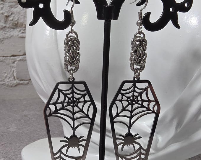 Stainless steel coffin earrings with spider – Gothic chainmail jewelry
