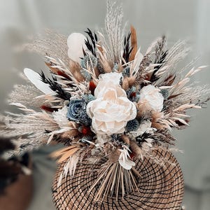 Boho gedroogde bloem bruidsboeket, rustieke herfst bruiloft corsages, ivoor roos pampas hortensia boeket