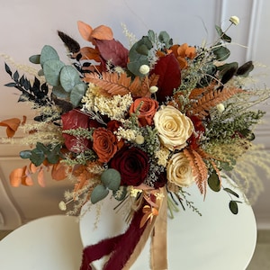 Greenery Marsala Terrakotta-Brautstrauß, getrocknete Blumenstrauß, Brautjungfern-Blumenstrauß, Hochzeitsblumen, rustikale Hochzeit