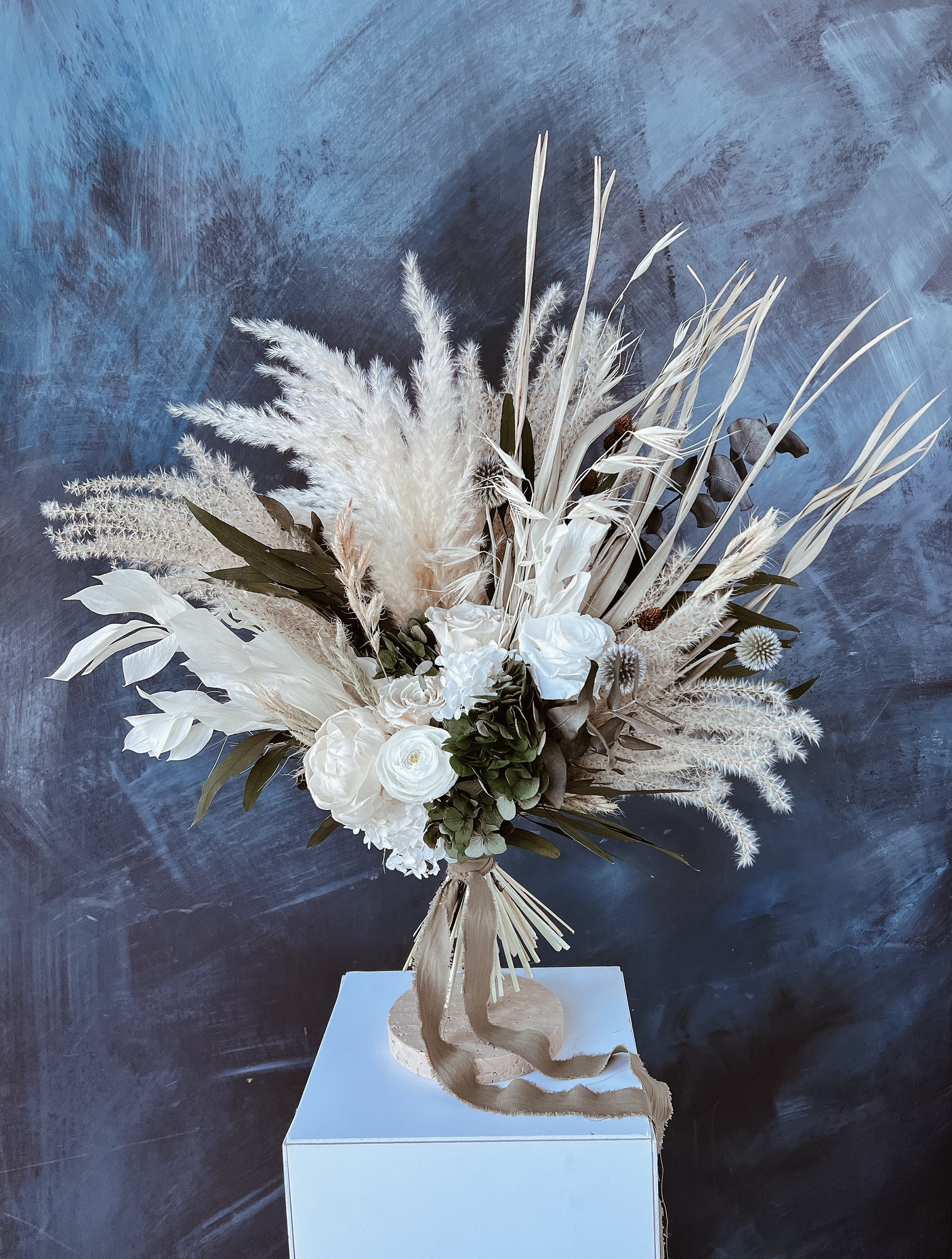 Boho wedding bouquet, Dried flowers bridal bouquet, Boho bridal bouquet, Preserved pampas grass bunch, White preserved roses wedding bouquet