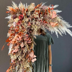 Sfondo per matrimonio con fiori secchi, arco nuziale in terracotta, decorazioni floreali rustiche per matrimoni, ghirlande di fiori autunnali per matrimoni, composizioni ad archi