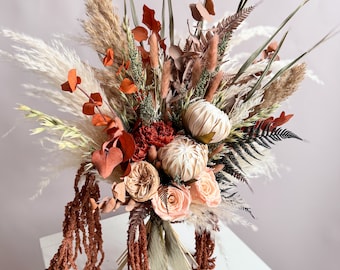 Spring Wedding bouquet with Terracotta flowers Dry flower Bridesmaid bouquet Rustic Trendy Bridal bouquet Flower arrangements, Brautstrauß