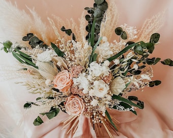 Boho Hochzeitsstrauß in Jewerly Tönen, Trockenblumen Arrangements, Brautstrauß, konservierte Lachsrosen, Brautjungferstrauß & Accessoires