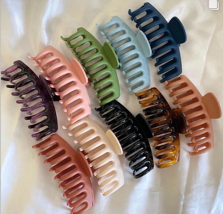 Large hair claws