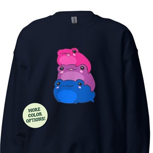Bisexuella flaggfärgade grodor unisex tröja, subtil bisexuell pride LGBTQ-estetik, bi rosa lavendelblå, bisexualitet juni Pride-månadsparad