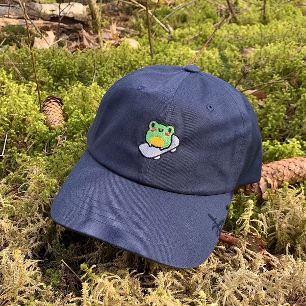 Cute Frog on Skateboard, Toad Skater Basketball Cap, Vintage Kawaii Cottagecore Aesthetic, Embroidered Froggie Skateboarding - Dad hat