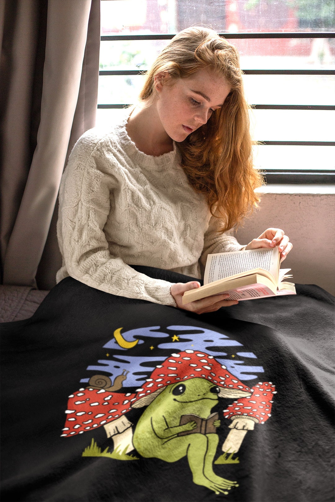 Cute Frog Mushroom Hat Reading Book - Goblincore Toad With Novel ...