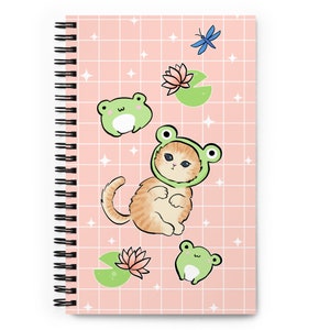 Kawaii Sapo Gato em Chapéu de Sapo 90s Retro Cottagecore Estética - Sapos Gatinho Borboleta Azul Lírio D'água - Anime Manga Fã - Caderno Espiral