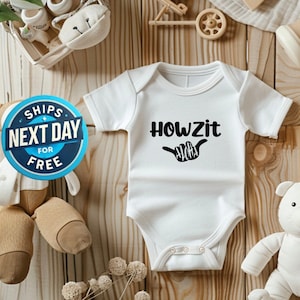 Baby Geschenk Tshirt Lustige Hawaii Baby Body Howzit Shaka Baby Body Hawaii Baby Shower Geschenk für Neue Mutter Geburtstag Weihnachtsgeschenk Junge Mädchen