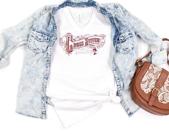 Stitchfolk Cross Stitch V-Neck Tee, Cross Stitch Shirt, Cadeau voor Cross Stitcher, Cadeau voor mama, Cross Stitch Wear