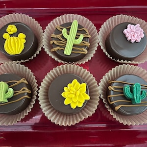 Cactus Theme Chocolate Covered Oreos