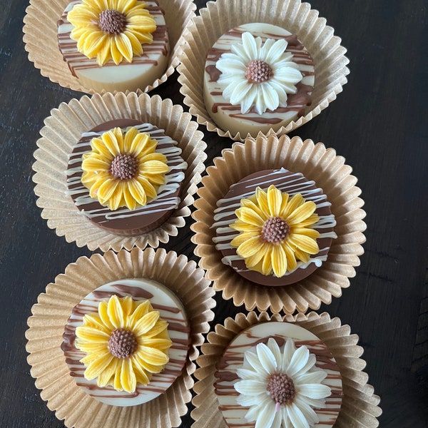 Sunflower Themed Chocolate Covered Oreos